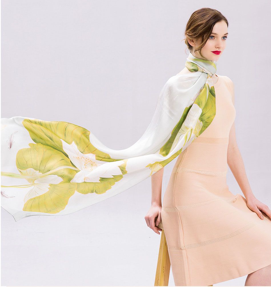 Pretty Silk Scarves to Add a Stylish Spin to Your Common Attire (3)